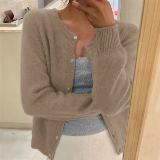 Addison | Kvinno klassisk stickad cardigan